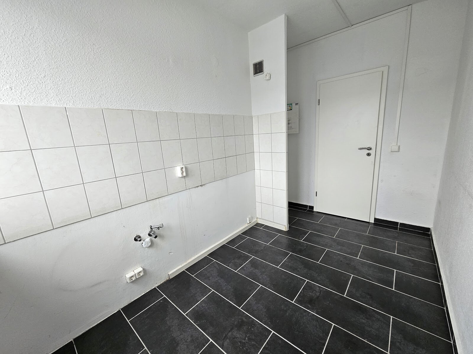 Ufaer Straße 9, 06128 Halle (Saale)
